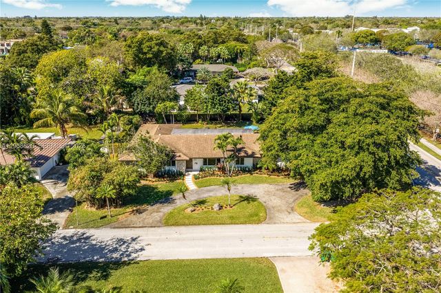15200 SW 77th Ct, Palmetto Bay, FL 33157