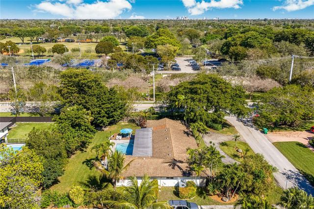 15200 SW 77th Ct, Palmetto Bay, FL 33157