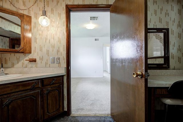 9713 Sonata Court, Midwest City, OK 73130