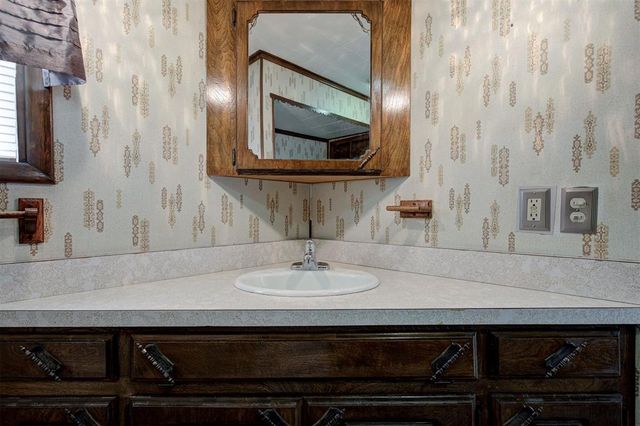 9713 Sonata Court, Midwest City, OK 73130
