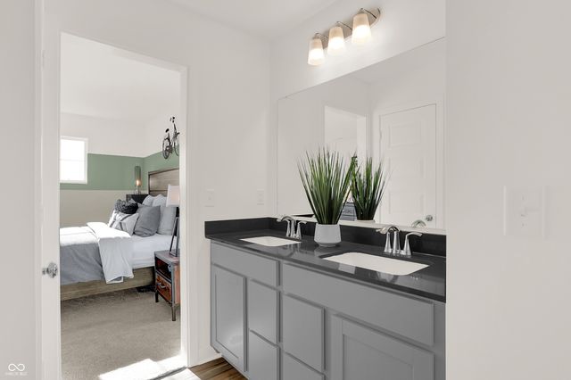 958 Elmwood Lane, Greenwood, IN 46143