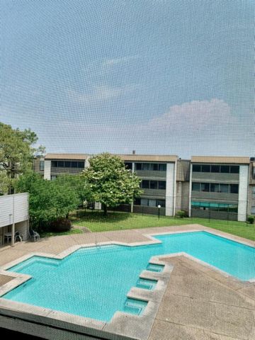 3055 Walnut Bend Lane 36, Houston, TX 77042