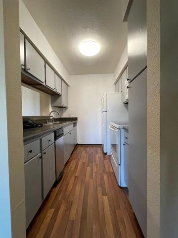 3055 Walnut Bend Lane 36, Houston, TX 77042