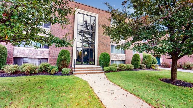 191 W. Wyoming Ave. 15, Melrose, MA 02176