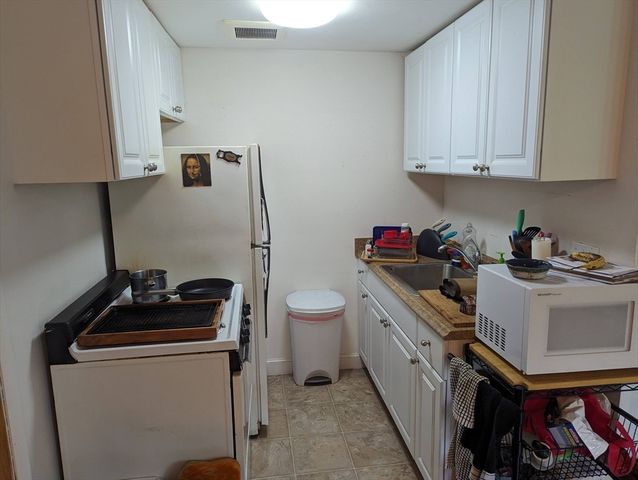 191 W. Wyoming Ave. 15, Melrose, MA 02176