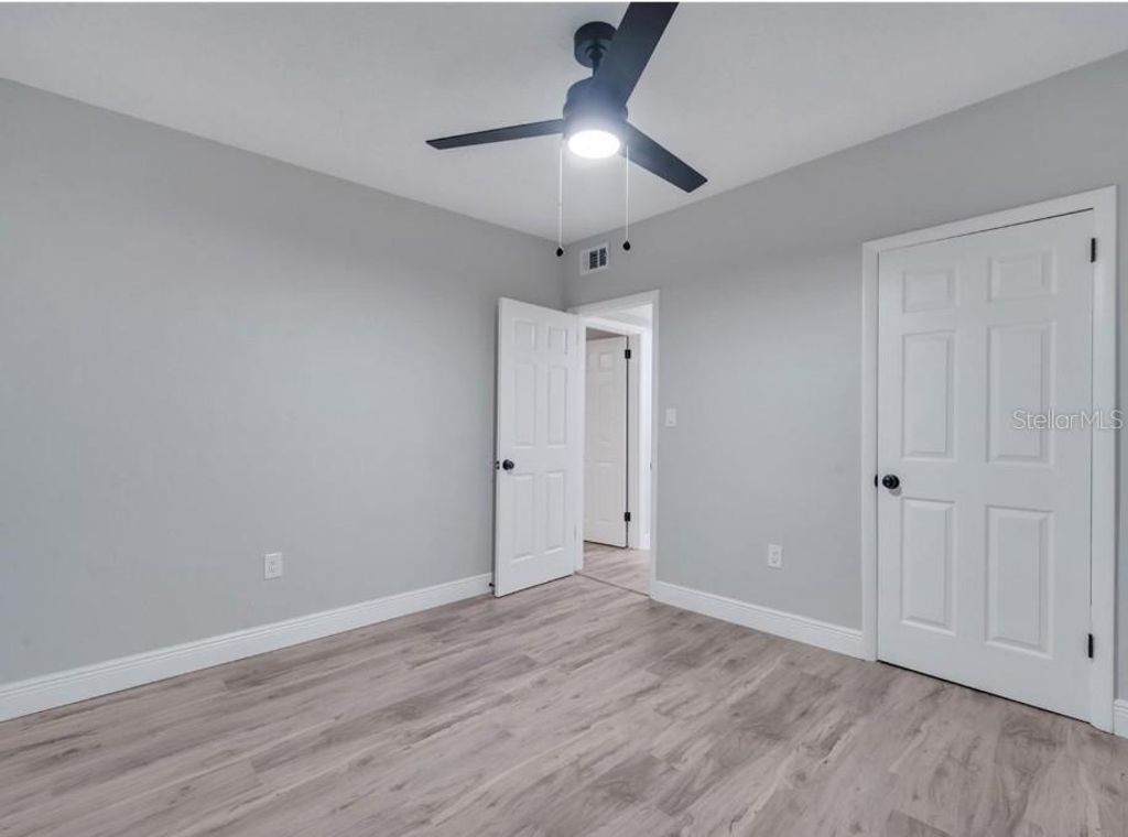 Image 15 of property listing at 1318 TERRE CIA AVENUE, Orlando, FL 32807