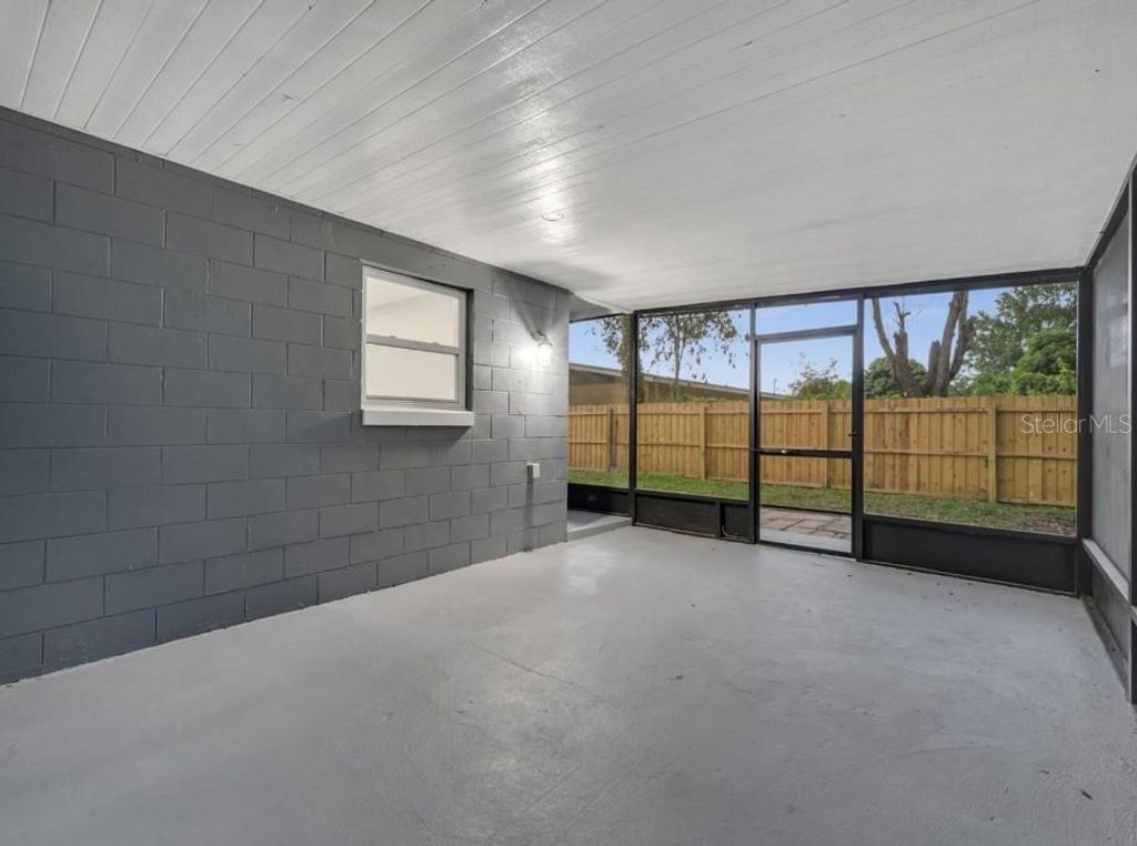 Image 18 of property listing at 1318 TERRE CIA AVENUE, Orlando, FL 32807
