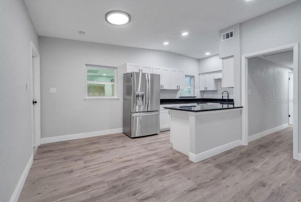 Image 6 of property listing at 1318 TERRE CIA AVENUE, Orlando, FL 32807