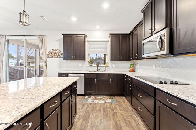 13371 AVERY PARK Lane, Jacksonville, FL 32218