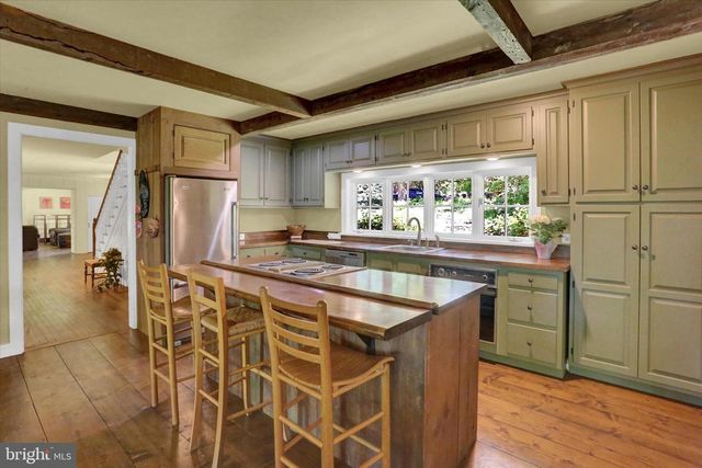 1242 JAINE LN, Chester Springs, PA 19425