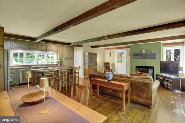 1242 JAINE LN, Chester Springs, PA 19425
