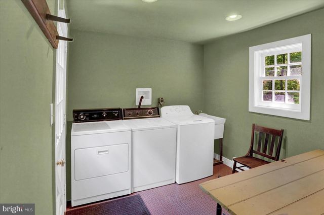 1242 JAINE LN, Chester Springs, PA 19425