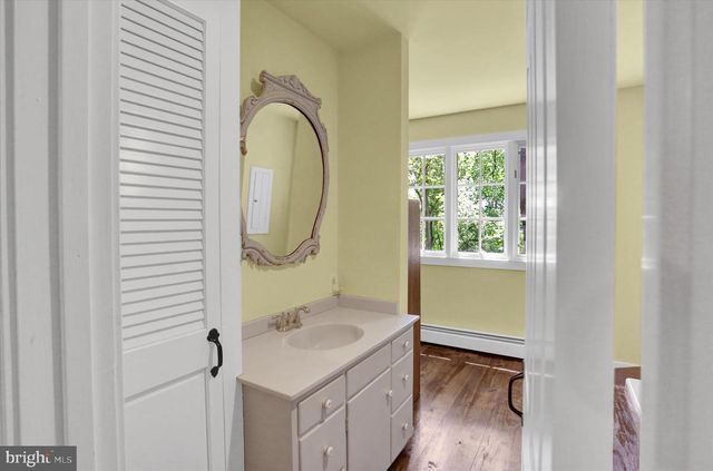 1242 JAINE LN, Chester Springs, PA 19425
