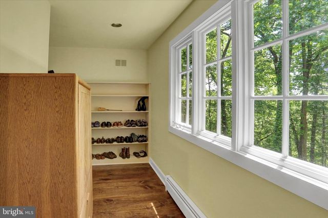 1242 JAINE LN, Chester Springs, PA 19425