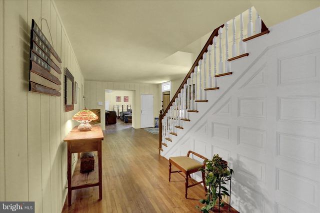 1242 JAINE LN, Chester Springs, PA 19425