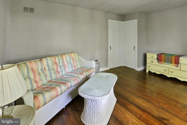 1242 JAINE LN, Chester Springs, PA 19425