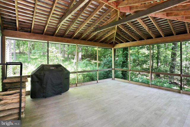 1242 JAINE LN, Chester Springs, PA 19425