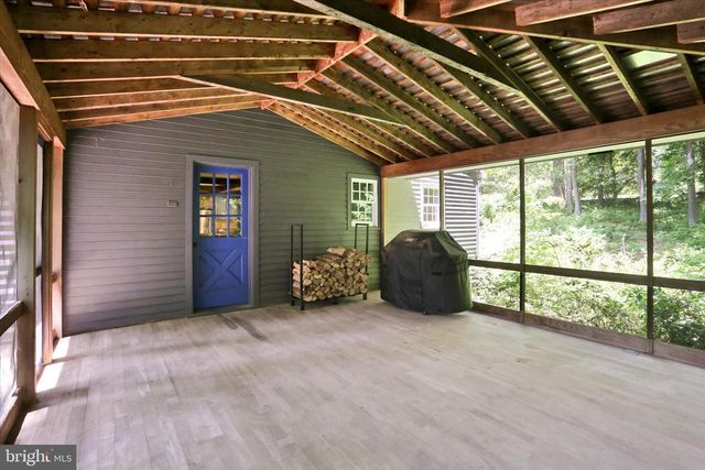 1242 JAINE LN, Chester Springs, PA 19425