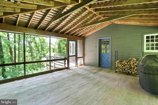1242 JAINE LN, Chester Springs, PA 19425
