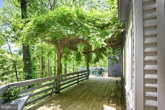 1242 JAINE LN, Chester Springs, PA 19425