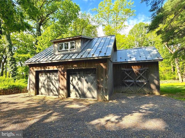 1242 JAINE LN, Chester Springs, PA 19425