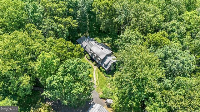 1242 JAINE LN, Chester Springs, PA 19425