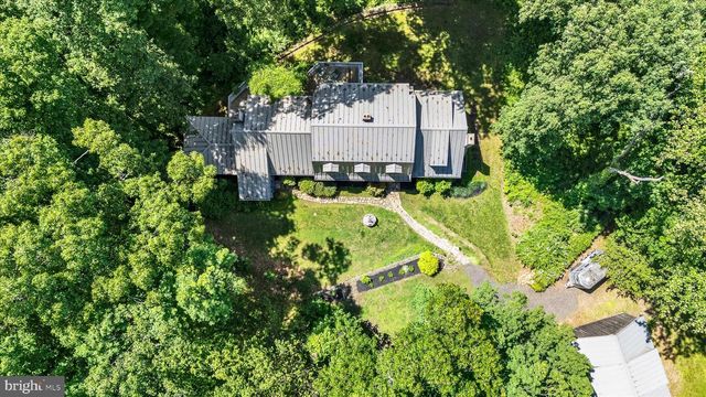 1242 JAINE LN, Chester Springs, PA 19425