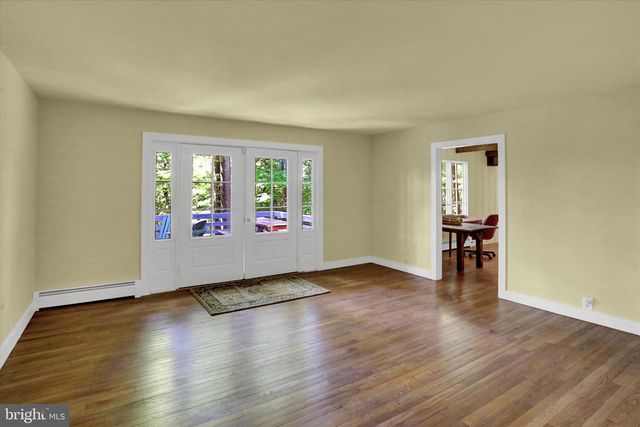 1242 JAINE LN, Chester Springs, PA 19425