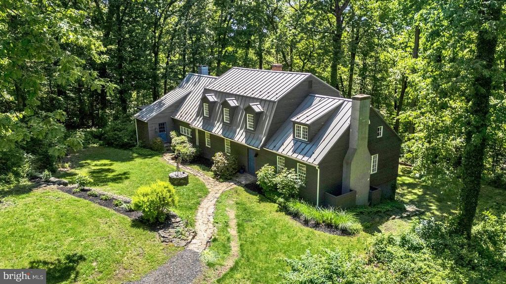 1242 JAINE LN, Chester Springs, PA 19425
