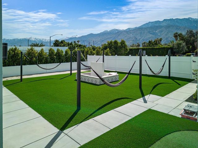 2150 N Farrell Drive, Palm Springs, CA 92262