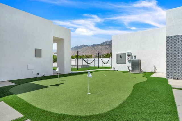 2150 N Farrell Drive, Palm Springs, CA 92262