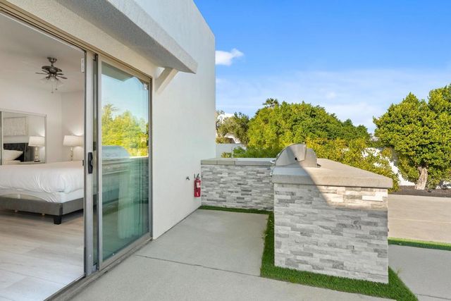 2150 N Farrell Drive, Palm Springs, CA 92262