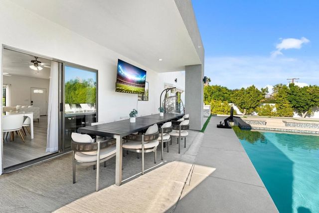 2150 N Farrell Drive, Palm Springs, CA 92262