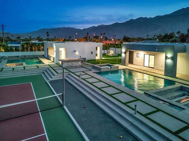 2150 N Farrell Drive, Palm Springs, CA 92262