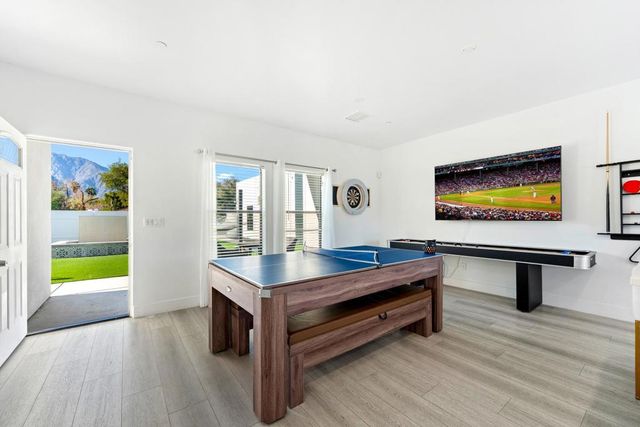 2150 N Farrell Drive, Palm Springs, CA 92262