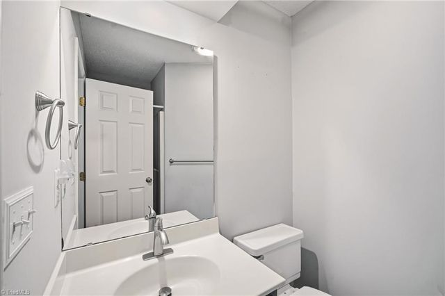 2829 Shadowbrook Lane, Winston-salem, NC 27103