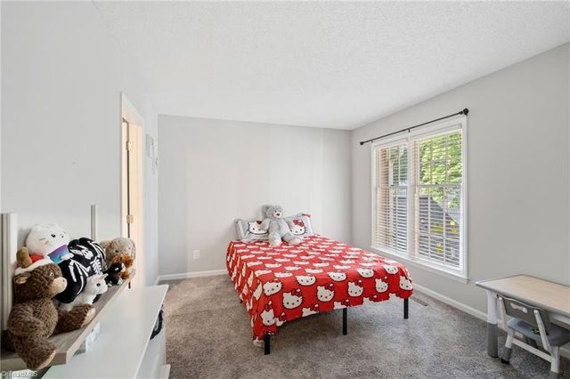 2829 Shadowbrook Lane, Winston-salem, NC 27103