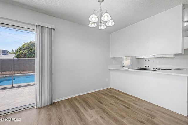 3731 W GLENN Drive, Phoenix, AZ 85051
