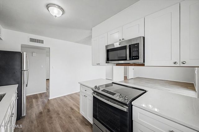 3731 W GLENN Drive, Phoenix, AZ 85051