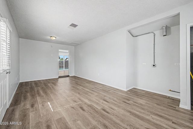 3731 W GLENN Drive, Phoenix, AZ 85051