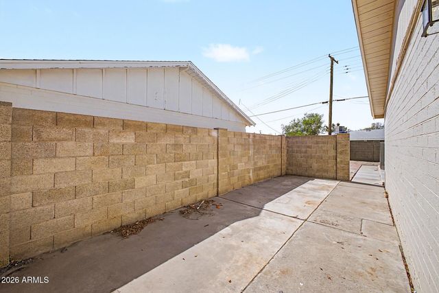 3731 W GLENN Drive, Phoenix, AZ 85051