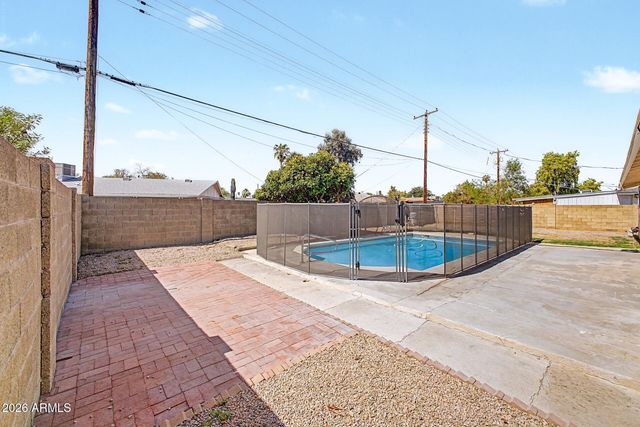 3731 W GLENN Drive, Phoenix, AZ 85051