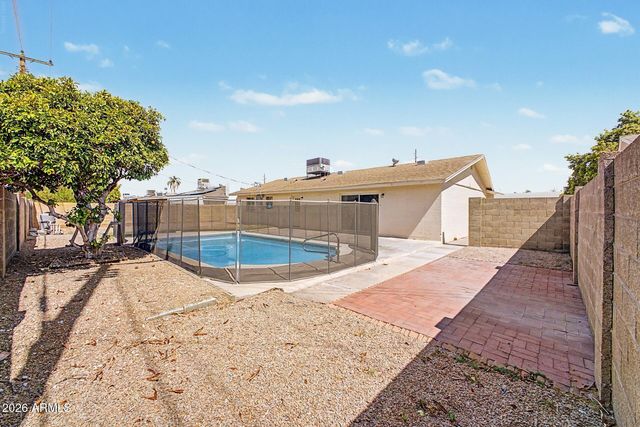 3731 W GLENN Drive, Phoenix, AZ 85051
