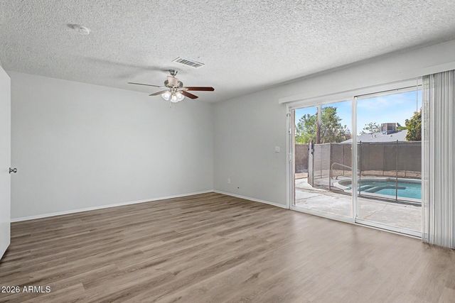 3731 W GLENN Drive, Phoenix, AZ 85051
