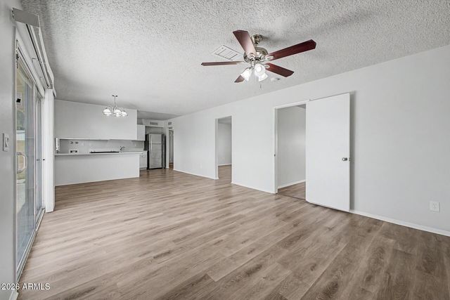 3731 W GLENN Drive, Phoenix, AZ 85051