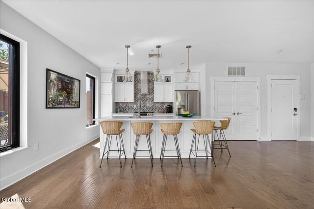 116 West UNIT 401, Saratoga Springs, NY 12866