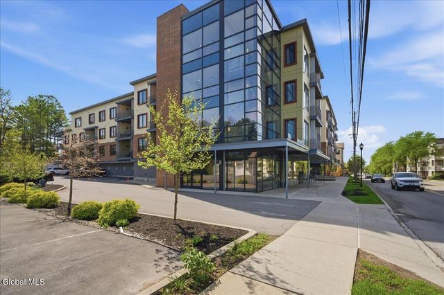 116 West UNIT 401, Saratoga Springs, NY 12866