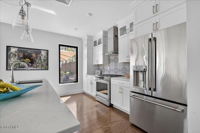 116 West UNIT 401, Saratoga Springs, NY 12866