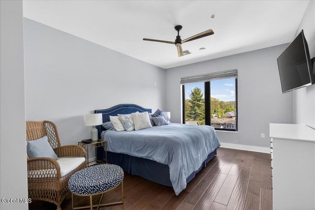 116 West UNIT 401, Saratoga Springs, NY 12866