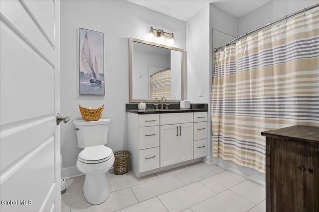 116 West UNIT 401, Saratoga Springs, NY 12866